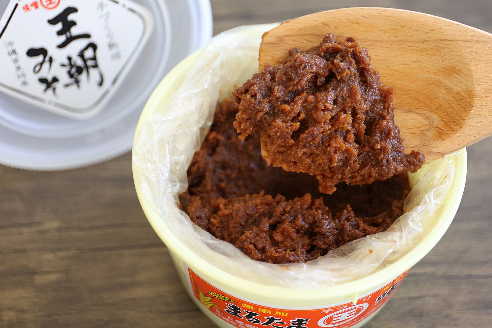 【沖縄限定！】まるたま 王朝みそ 550g 6個 玉那覇味噌醤油 シママース使用 沖縄限定 】まるたま 王朝みそ 首里みそ 特選みそ 550g 玉那覇味噌醤油