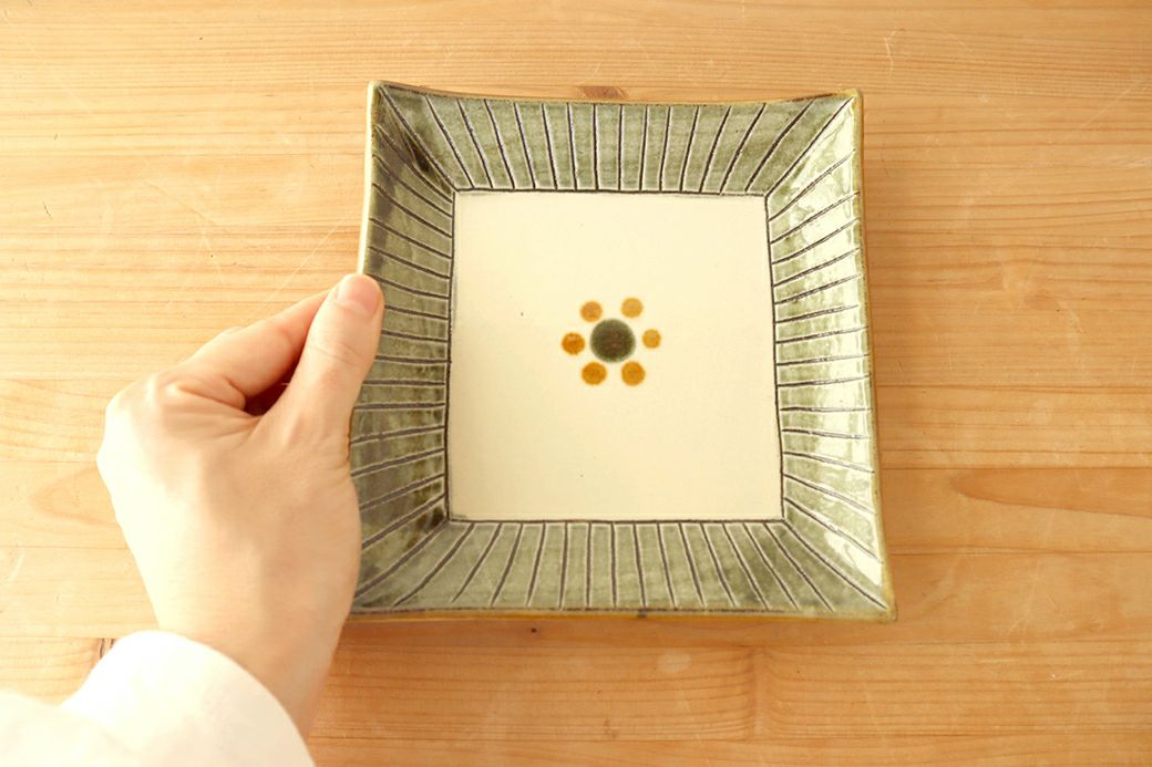 四角形小皿(朱色柄) 10個セット【寄り合い、法事に最適！】 四角皿 15cm 花ぐ～線彫／ 陶眞窯 | ゆいまーる沖縄 ＜Online＞
