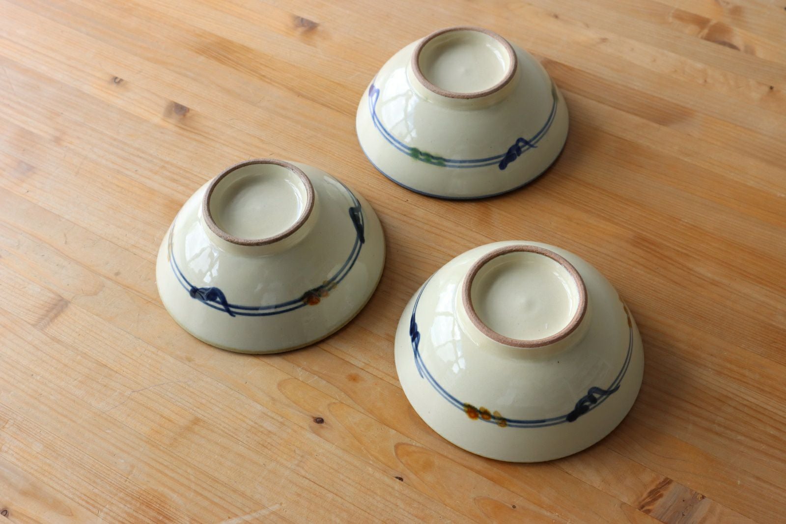 お皿　骨董品　鉢　陶芸品　芸品　工芸品　直径22.5センチ　高さ8センチ　良品 五寸鉢(唐草）（3種）/陶眞窯 | ゆいまーる沖縄 ＜Online＞