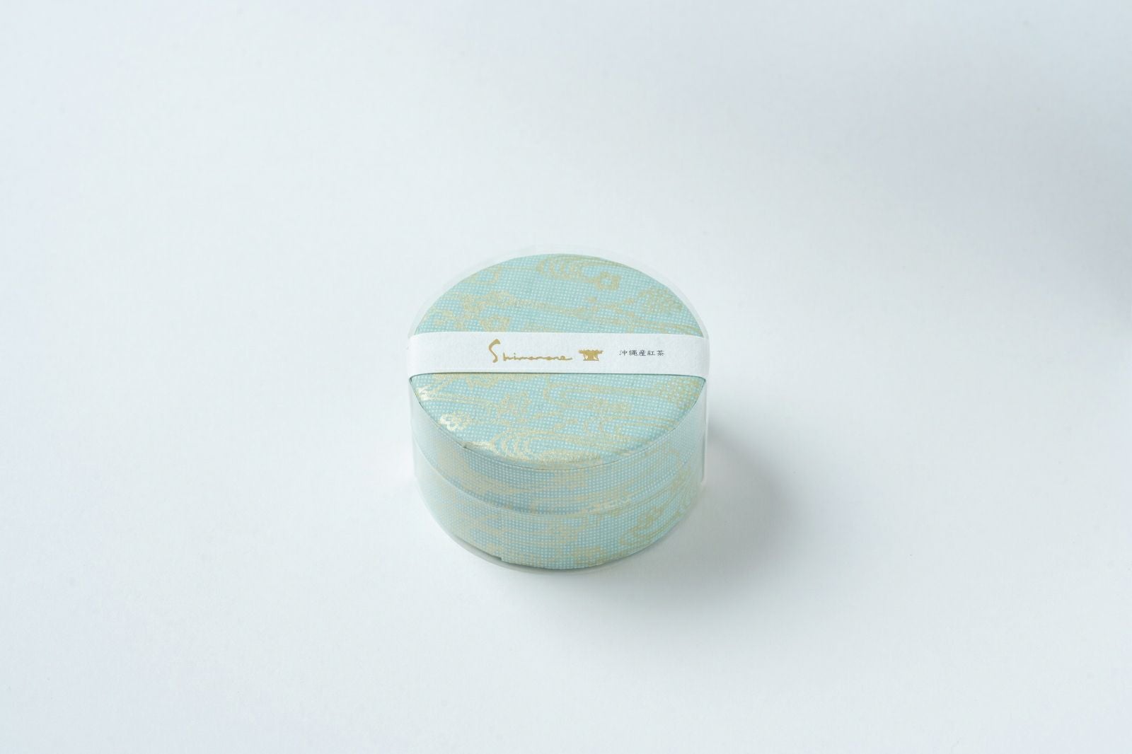 お茶入り缶（沖縄産紅茶） 鶴 シマノネ 文様 | ゆいまーる沖縄 ＜Online＞